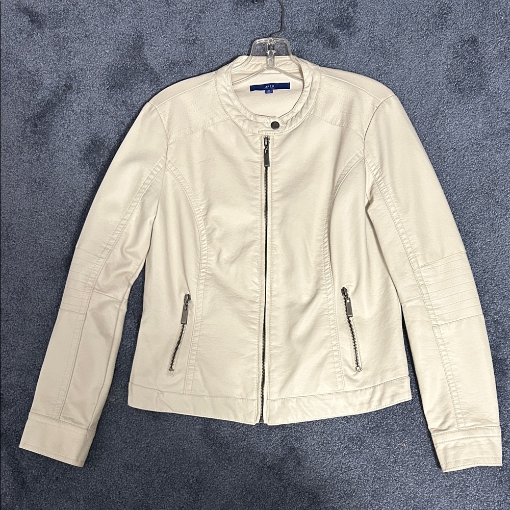 Apt. 9 Women's Imitation Leather, fully lined, Cream Moto Jacket. Size Medium